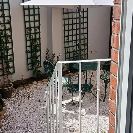 Apartment Apartment&garden, Ideal For Guests, Min 4 Nights